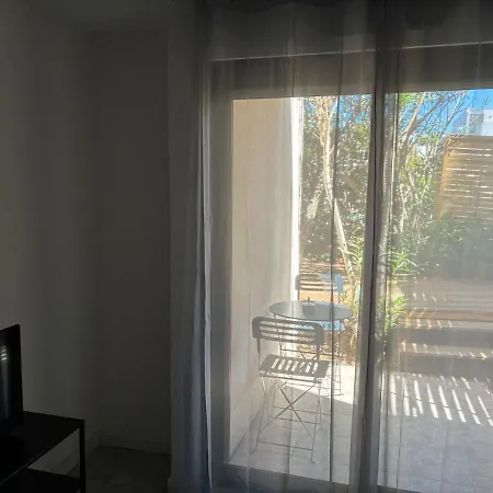 Climatise, Jardin Et Parking Privatif Appartement